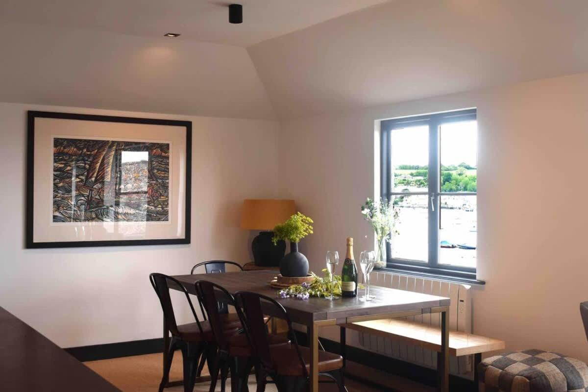 Stunning Waterfront Apartment With Spectacular Views & Parking At 'Captains Loft' Falmouth Exterior foto