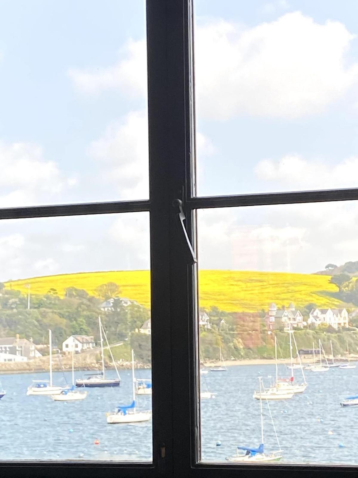 Stunning Waterfront Apartment With Spectacular Views & Parking At 'Captains Loft' Falmouth Exterior foto